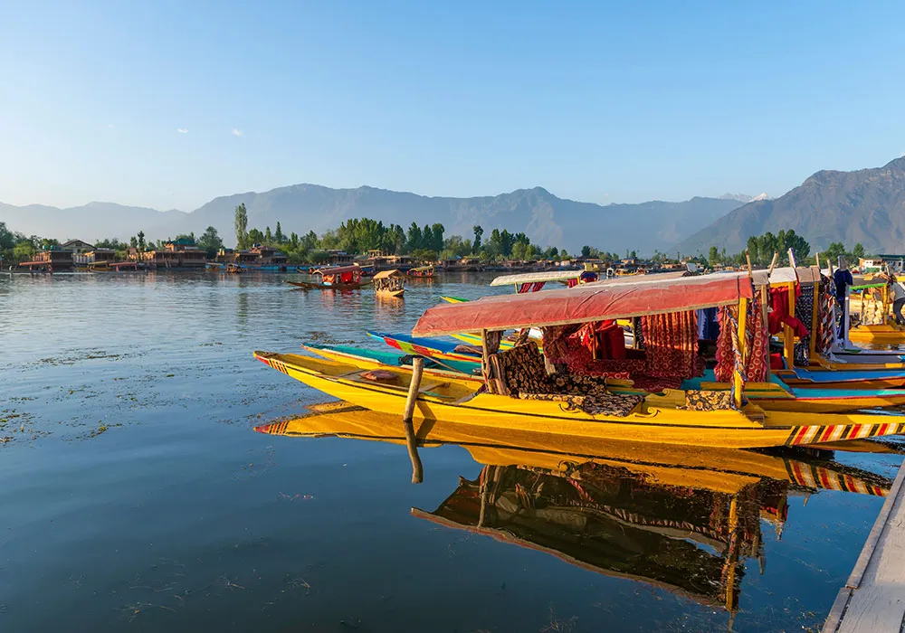 Kashmir 5-Night Experience: A Perfect Blend of Serenity, Adventure, and Culture