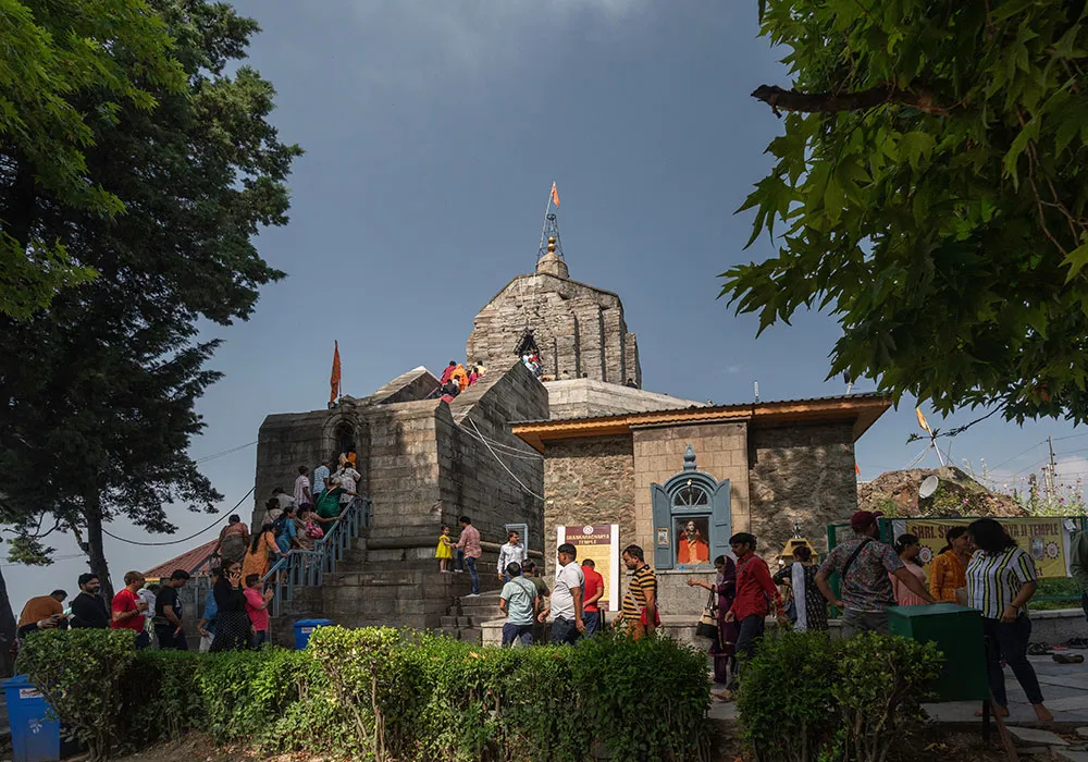 Kashmir 5-Night Experience: A Perfect Blend of Serenity, Adventure, and Culture